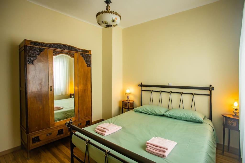 Plaka Vintage Apartment เอเธนส์ ภายนอก รูปภาพ